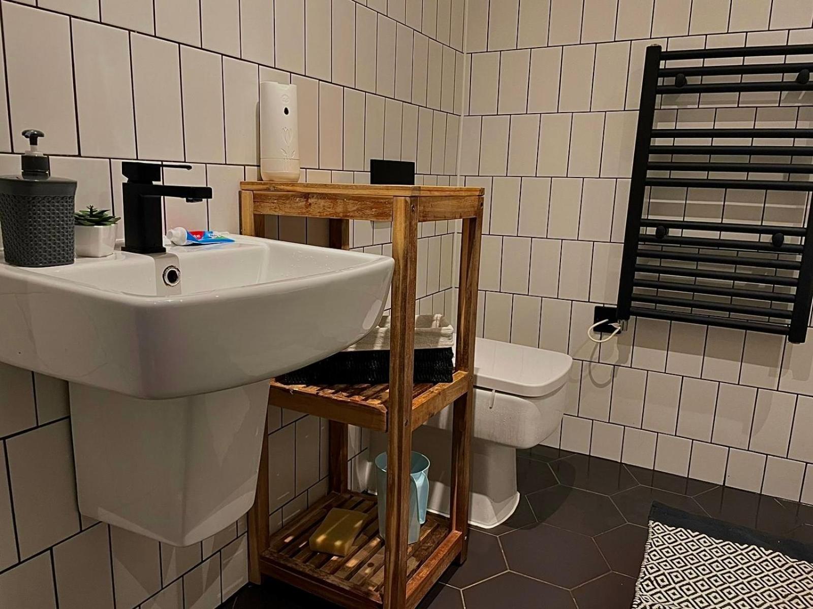 Artistic, Cozy, Stylish, Open Plan, City Centre 1Br Шефилд Екстериор снимка